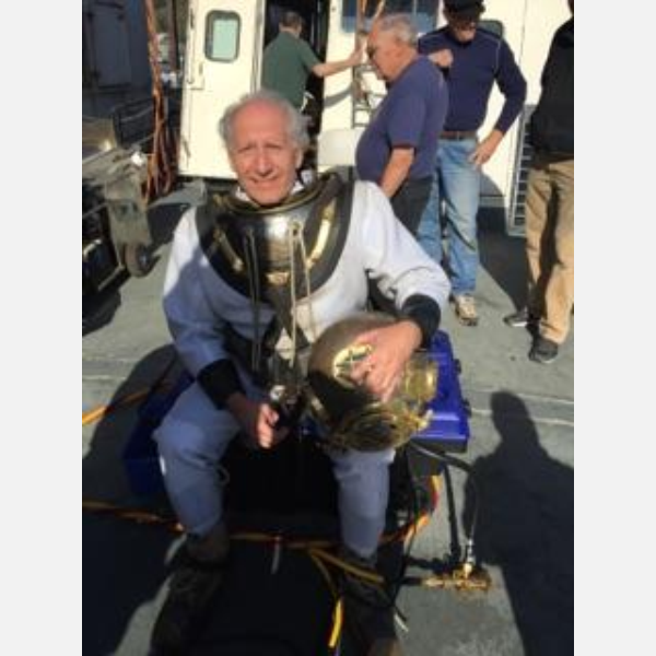 Harry Truitt '70 in a traditional 'hard hat' style diving suit