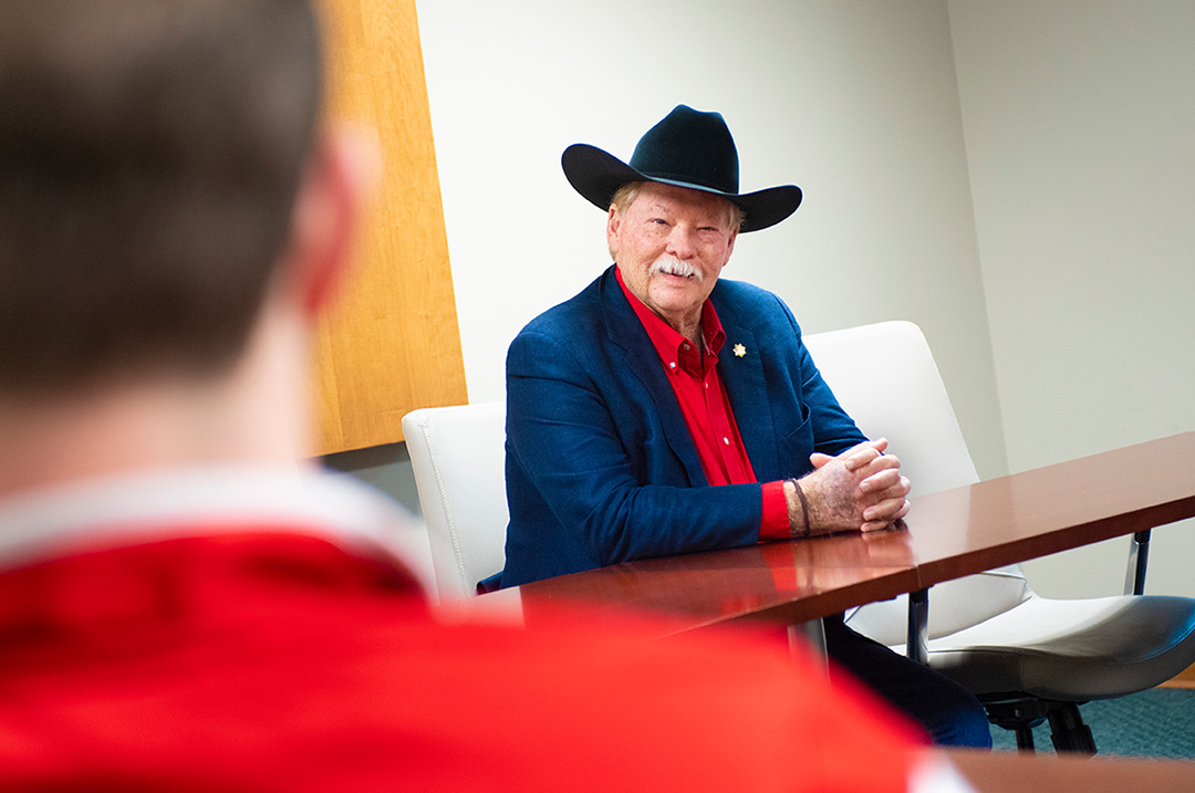 Frank Shankwitz meets with students